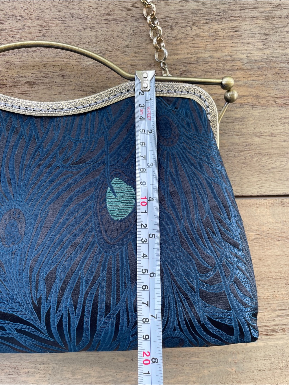 Vintage-Inspired Blue Embroidered Evening Bag with Gold Chain - Picture 8 of 11